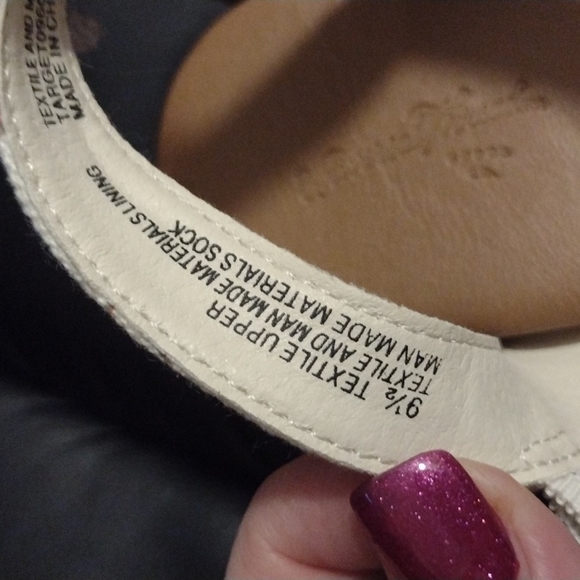 Universal Thread 9.5 cream platform sandals - Picture 4 of 10